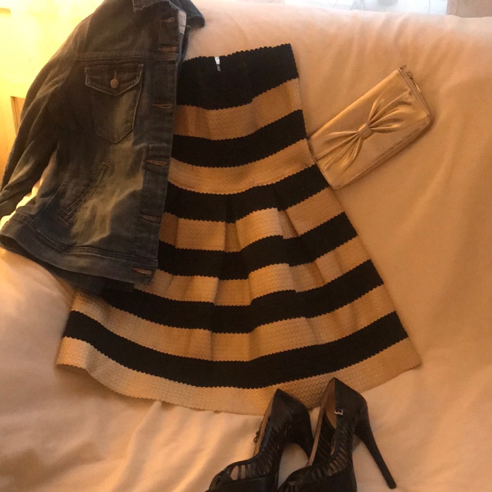 Flirty, fun, mini dress. Like new! - Picture 11 of 11